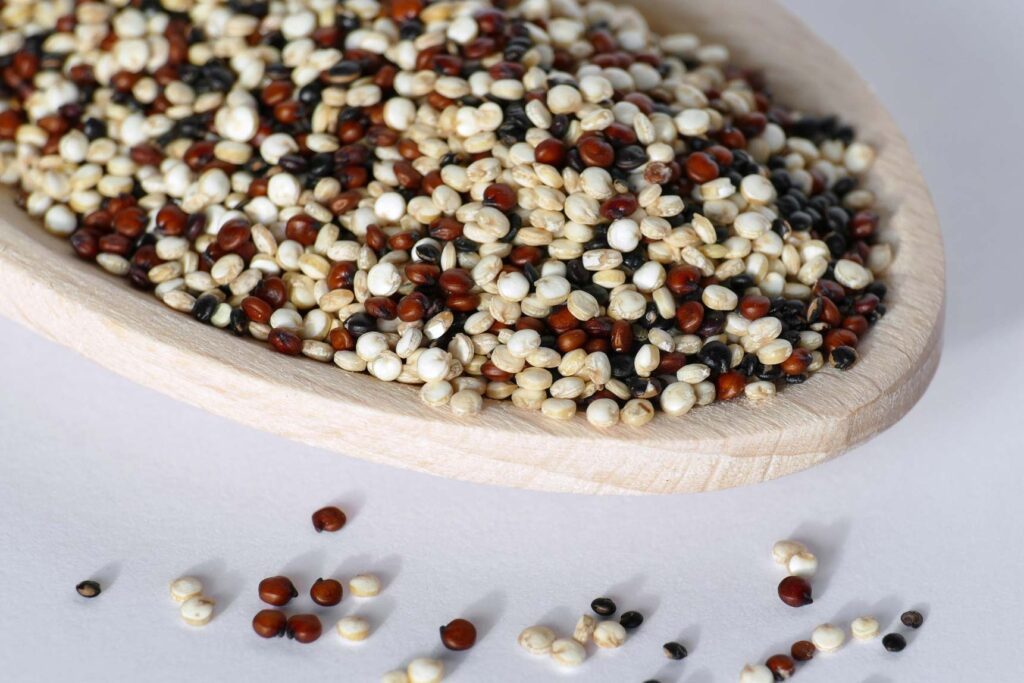Quinoa ist bei Vegetariern sehr beliebt und bereichert auch jede Speisekarte als Ersatz für Reis und andere Beilagen.